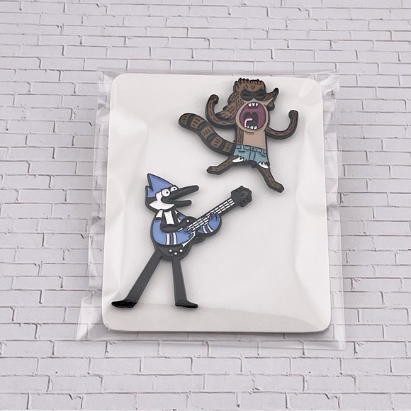 Set Of 2 - Regular Show Enamel Pin Mordecai w/Guitar And Rigby w/Mullet - Picture 4 of 6